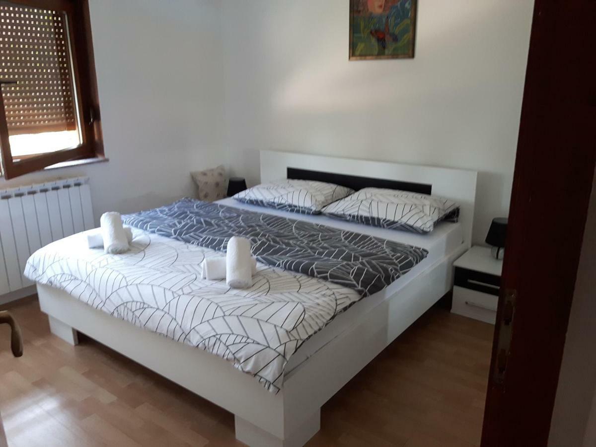 Apartman Petra & Tena Slunj Exteriör bild