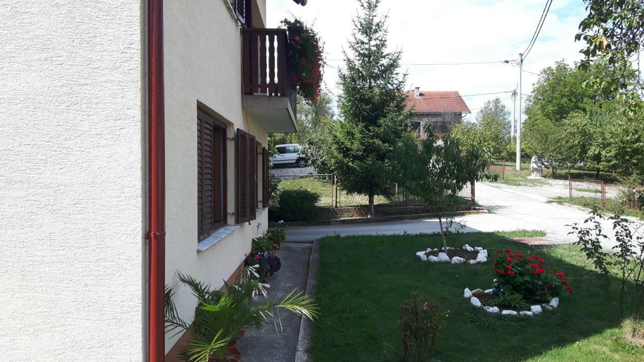 Apartman Petra & Tena Slunj Exteriör bild
