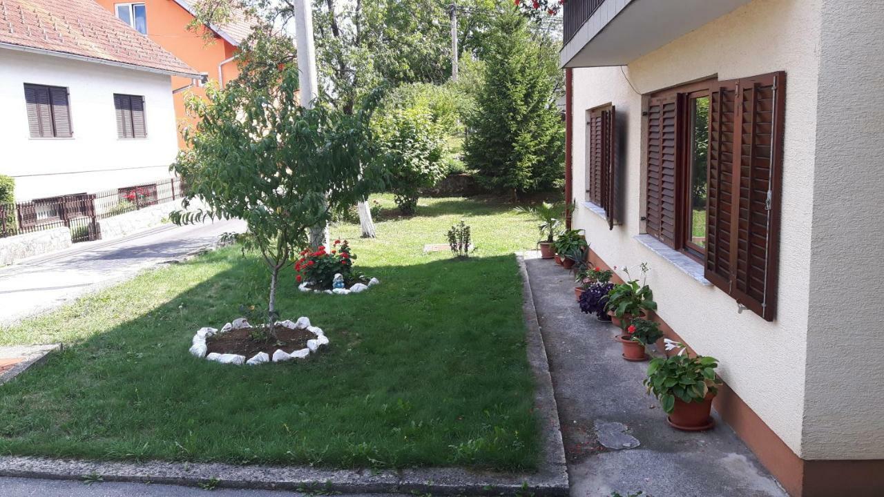 Apartman Petra & Tena Slunj Exteriör bild