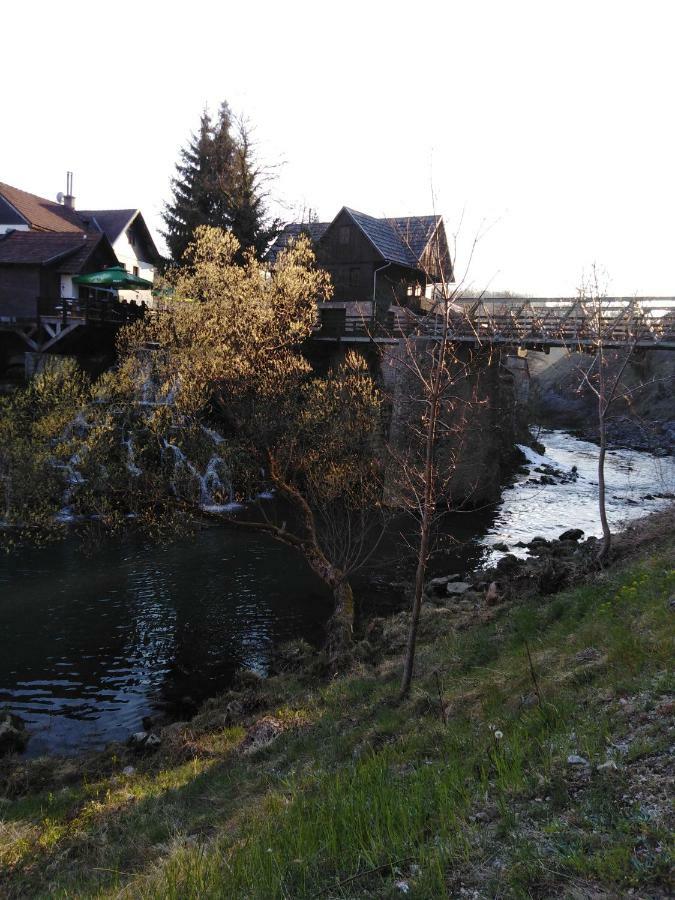 Apartman Petra & Tena Slunj Exteriör bild